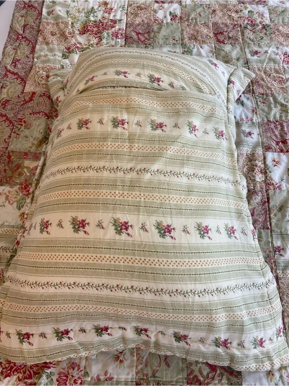 N/A vintage comforter